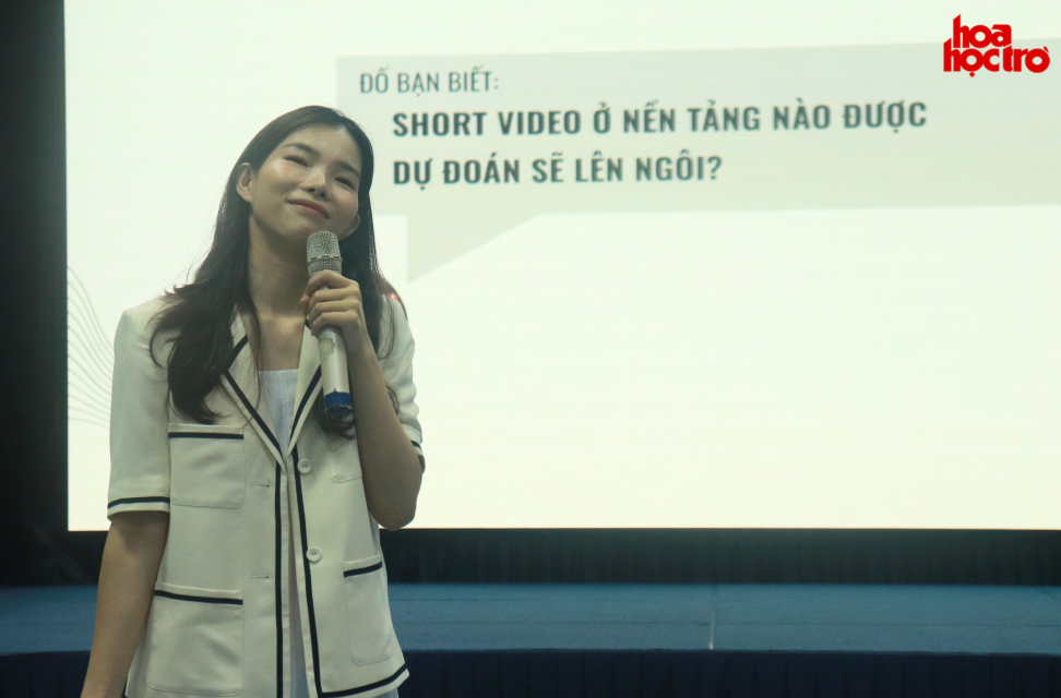 Chị Rư chia sẻ sự am hiểu về nền tảng kênh là rất quan trọng khi khởi tạo nội dung. Chị Rư chia sẻ sự am hiểu về nền tảng kênh là rất quan trọng khi khởi tạo nội dung.