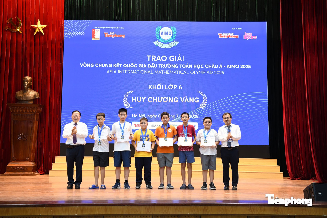 Thí sinh cấp THCS đạt Huy chương Vàng. Thí sinh cấp THCS đạt Huy chương Vàng.