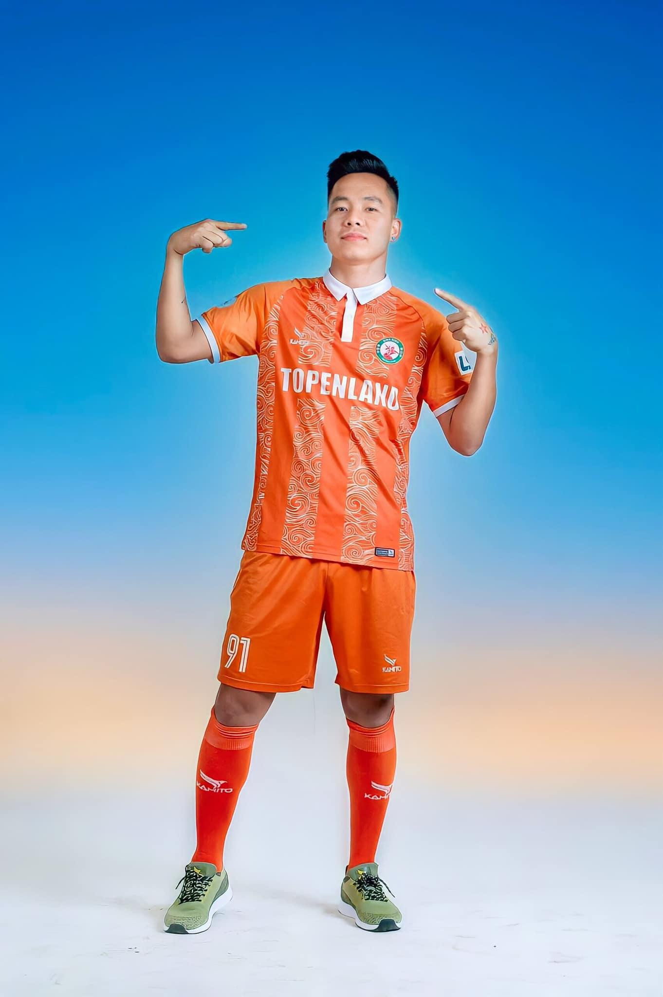 Tiền đạo Lê Thanh Bình (CLB Bình Định) bỗng dưng bị chỉ trích dù không liên quan đến trận đấu.