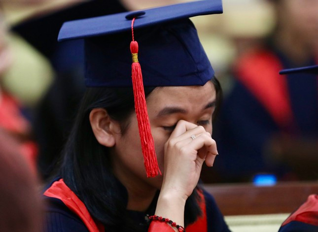 Nhiều bạn trẻ rơi nước mắt vì xúc động khi nghe câu chuyện của Hậu.