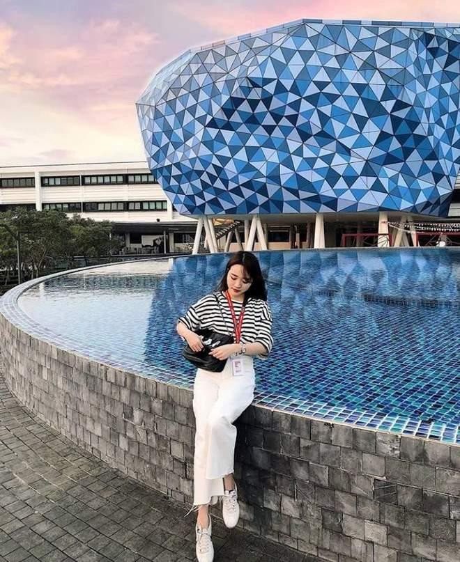 Vợ sắp cưới của Lương Xuân Trường sở hữu vẻ ngoài không thua kém bất cứ &quot;hot girl&quot; nào.