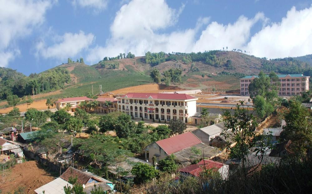 Trường THPT Chu Văn Thịnh (huyện Mai Sơn, tỉnh Sơn La) - nơi xảy ra vụ việc. Trường THPT Chu Văn Thịnh (huyện Mai Sơn, tỉnh Sơn La) - nơi xảy ra vụ việc.