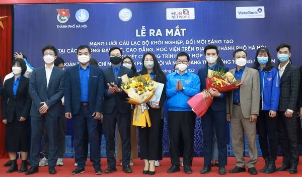 Ra mắt mạng lưới 16 Câu lạc bộ Đổi mới sáng tạo và chuyển đổi số tại các trường đại học, học viện, Hội Sinh viên và Thanh niên Việt Nam tại nước ngoài. Ra mắt mạng lưới 16 Câu lạc bộ Đổi mới sáng tạo và chuyển đổi số tại các trường đại học, học viện, Hội Sinh viên và Thanh niên Việt Nam tại nước ngoài.