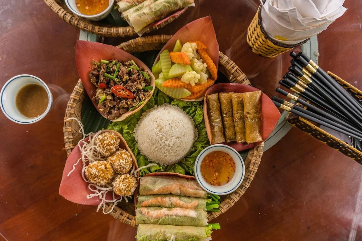 Ẩm thực là một trong những đặc điểm hút du khách của Ninh Bình.