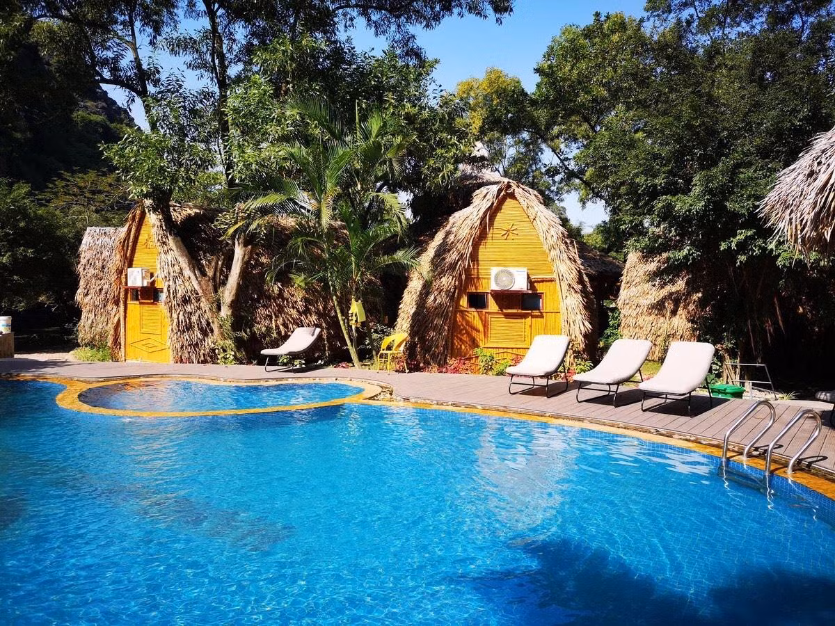Gần Hang Múa còn có rất nhiều homestay xinh xắn để du khách có thể nghỉ ngơi, trải nghiệm.
