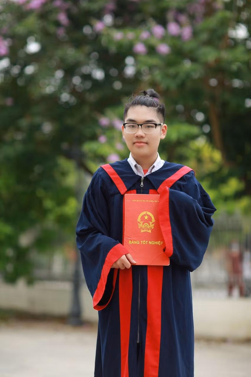 Bạn Thái Phan.
