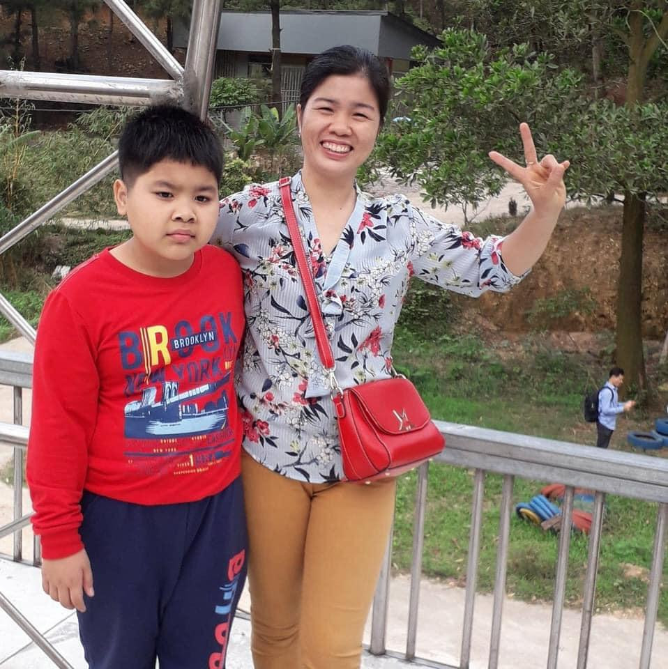 Cô Nguyễn Thị Thủy (bên phải).