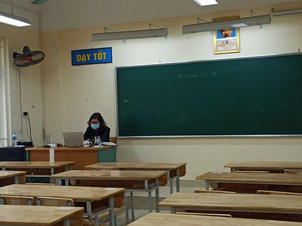 Trường học mở cửa nhưng lại vắng học sinh. (Ảnh: Phạm Mai)