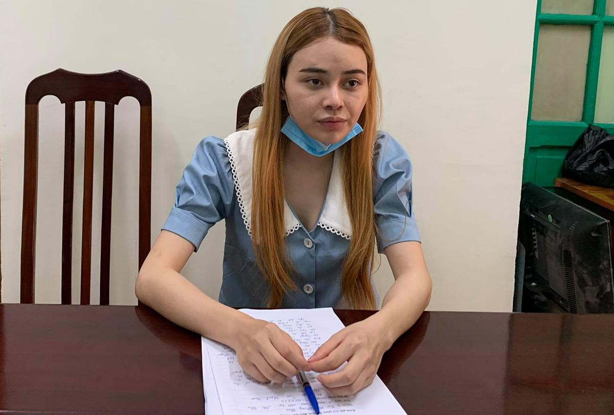 Trần Thị Phương T. tại cơ quan điều tra. (Ảnh: Thuỳ Linh) Trần Thị Phương T. tại cơ quan điều tra. (Ảnh: Thuỳ Linh)