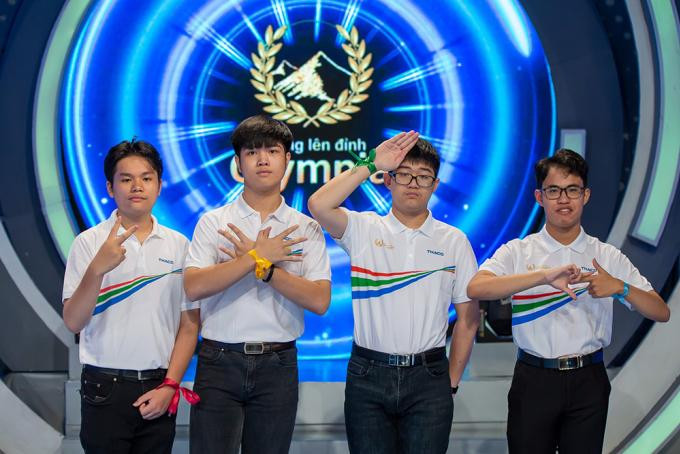 4 nhà leo núi bước vào trận Chung kết năm Olympia 2022. 4 nhà leo núi bước vào trận Chung kết năm Olympia 2022.