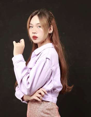 Bích Ngọc từng là nạn nhân của bạo lực ngôn từ trên không gian mạng. Bích Ngọc từng là nạn nhân của bạo lực ngôn từ trên không gian mạng.