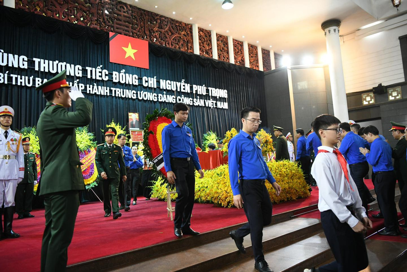 Đoàn đại biểu Đoàn TNCS Hồ Chí Minh kính viếng Tổng Bí thư Nguyễn Phú Trọng ảnh 5 Đoàn đại biểu Đoàn TNCS Hồ Chí Minh kính viếng Tổng Bí thư Nguyễn Phú Trọng ảnh 5