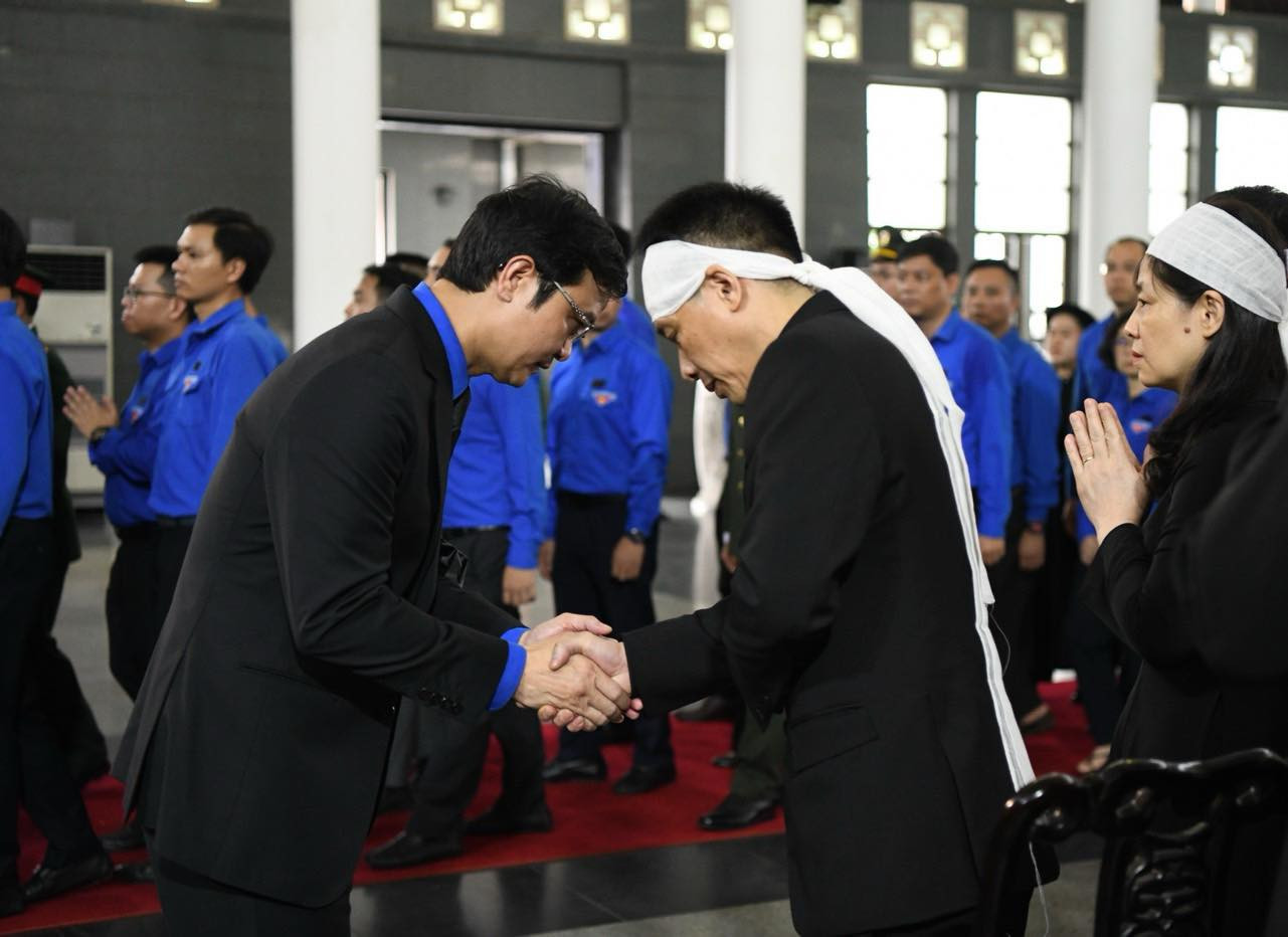 Đoàn đại biểu Đoàn TNCS Hồ Chí Minh kính viếng Tổng Bí thư Nguyễn Phú Trọng ảnh 6 Đoàn đại biểu Đoàn TNCS Hồ Chí Minh kính viếng Tổng Bí thư Nguyễn Phú Trọng ảnh 6