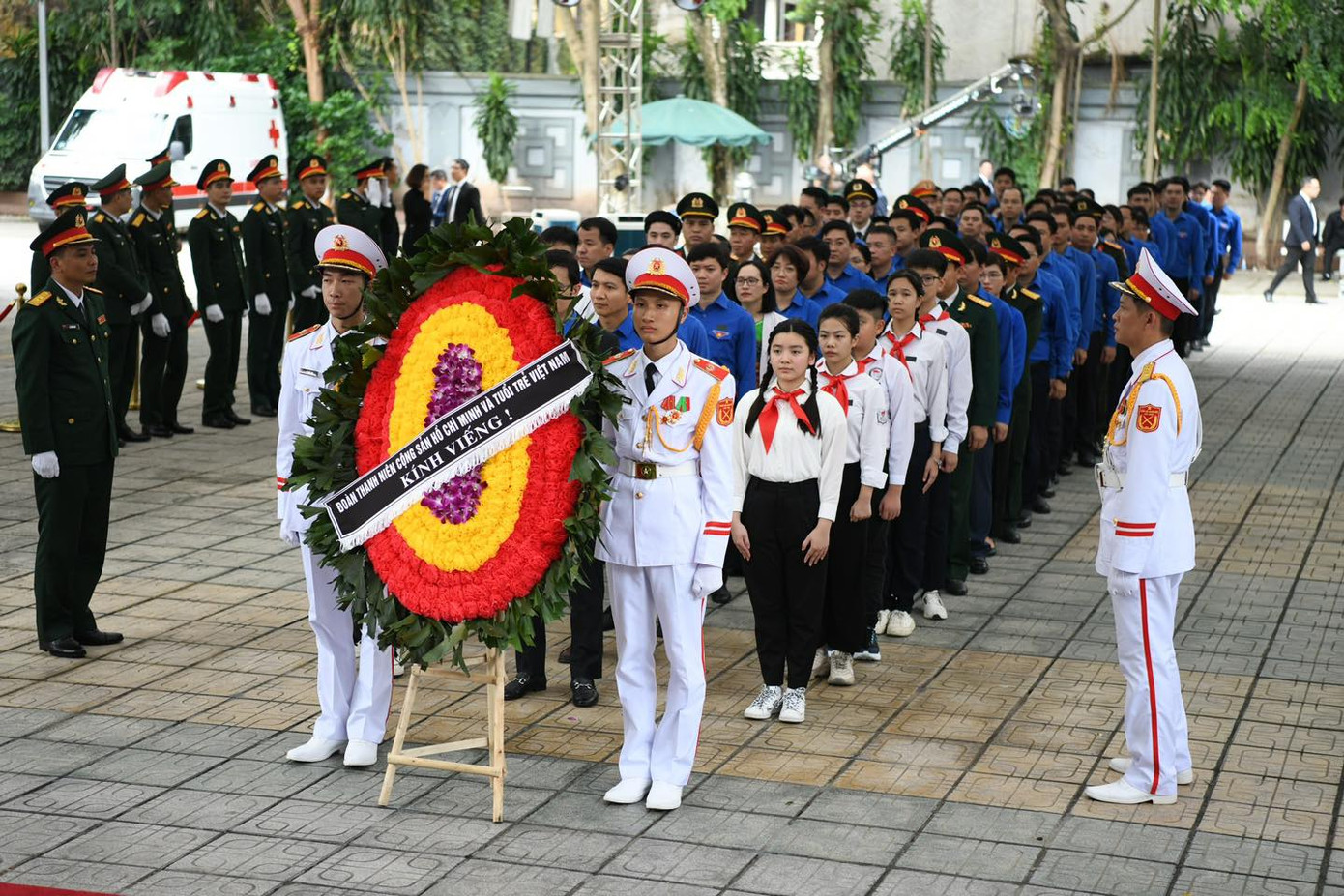 Đoàn đại biểu Đoàn TNCS Hồ Chí Minh kính viếng Tổng Bí thư Nguyễn Phú Trọng ảnh 2 Đoàn đại biểu Đoàn TNCS Hồ Chí Minh kính viếng Tổng Bí thư Nguyễn Phú Trọng ảnh 2