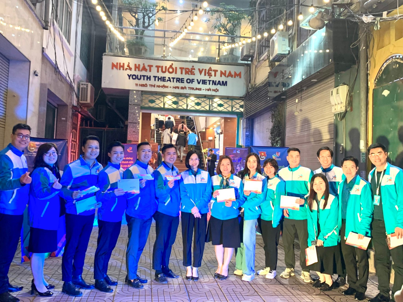 Đoàn đại biểu Đoàn khối Doanh nghiệp Trung ương tham dự &quot;Sống mãi tuổi 17&quot;.