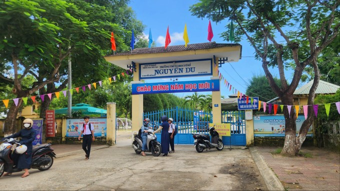 Trường THCS Nguyễn Du, nơi xảy ra vụ việc.