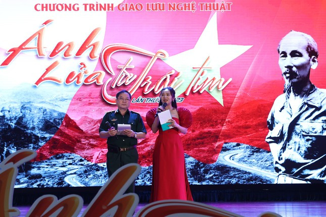 Tại chương trình, các đại biểu thương binh, cán bộ chăm sóc thương binh sẽ giao lưu, chia sẻ với 600 sinh viên Thủ đô, ôn lại truyền thống cách mạng vẻ vang của các thế hệ cha anh, khơi dậy lòng yêu nước, tinh thần cống hiến, hy sinh vì đất nước vì dân.
