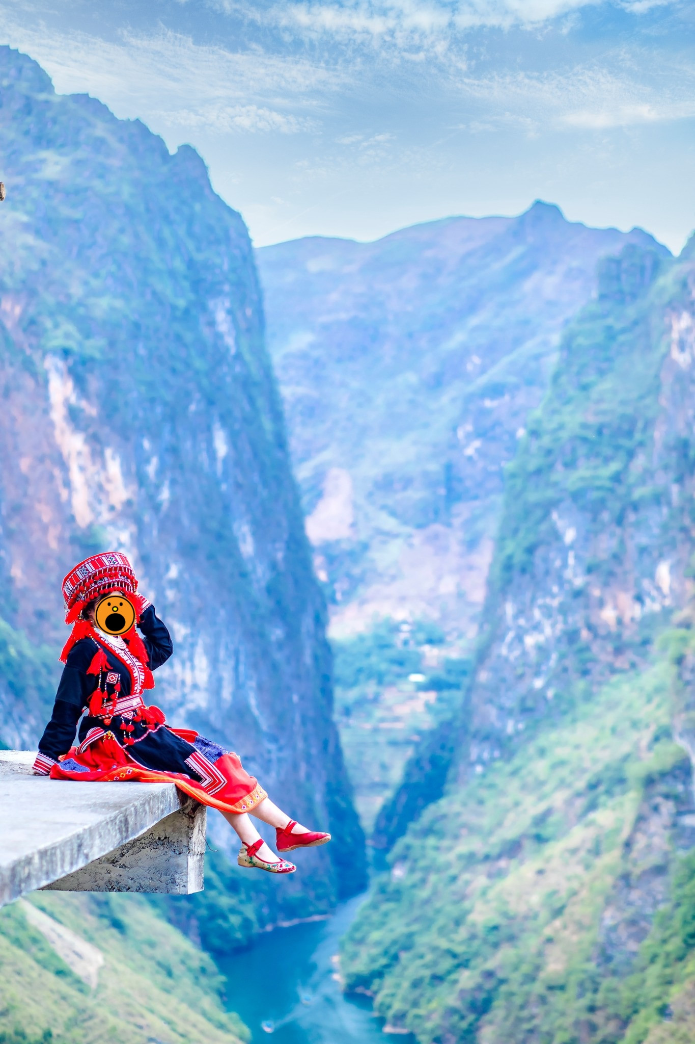 Điểm check-in này gây ấn tượng mạnh với du khách. (Ảnh: Tóc Bông Tây)