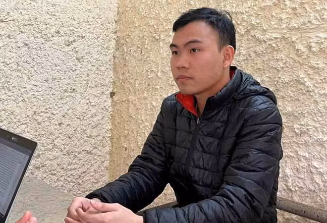 Đối tượng Nguyễn Văn Đồng là kỹ thuật viên vận hành hàng nghìn Facebook để lừa đảo. (Ảnh: Công an Hà Tĩnh) Đối tượng Nguyễn Văn Đồng là kỹ thuật viên vận hành hàng nghìn Facebook để lừa đảo. (Ảnh: Công an Hà Tĩnh)