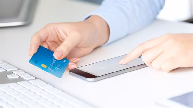 Đối tượng lừa đảo yêu cầu cần có tài khoản Internet banking để làm việc.