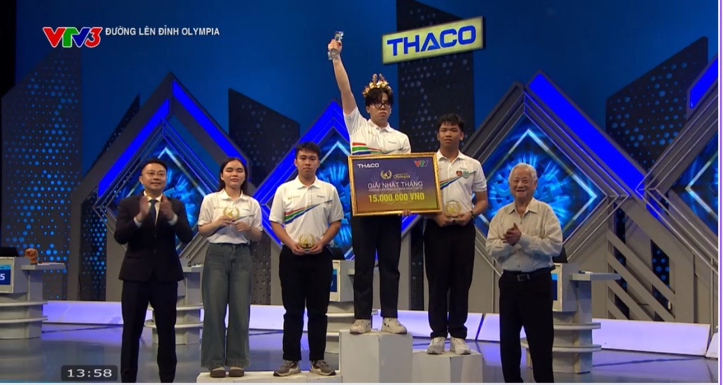 Phạm Tuấn Thành (đến từ THPT Liên Hà, huyện Đông Anh, Hà Nội) giành vé vào vòng thi Quý 3 Đường Lên Đỉnh Olympia. Phạm Tuấn Thành (đến từ THPT Liên Hà, huyện Đông Anh, Hà Nội) giành vé vào vòng thi Quý 3 Đường Lên Đỉnh Olympia.