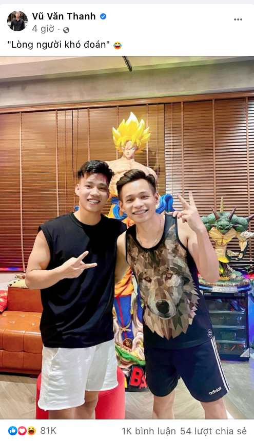 Ngoài luyện tập chăm chỉ cùng CLB, Văn Thanh còn tới thăm nhà streamer Độ Mixi và đăng ảnh cùng dòng trạng thái có chút &quot;bí hiểm&quot;.