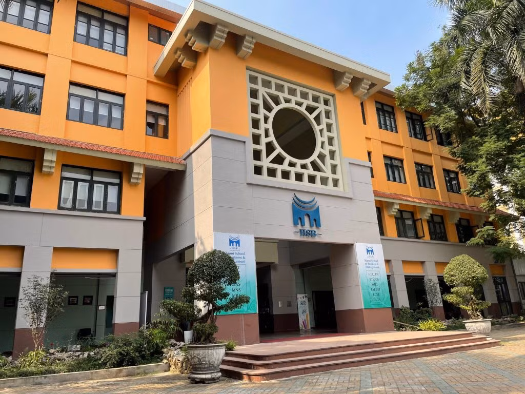 Trường Quản trị kinh doanh (ĐH Quốc gia Hà Nội).