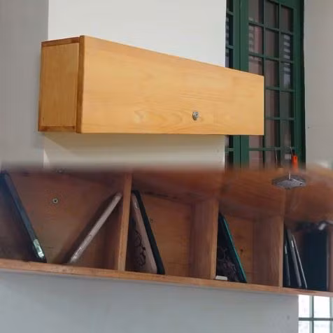 Trường THPT Thanh Hòa (Bình Phước), teen lớp 11A10 trang bị một chiếc tủ gỗ nhỏ, có khóa cẩn thận để “thu gom” điện thoại.