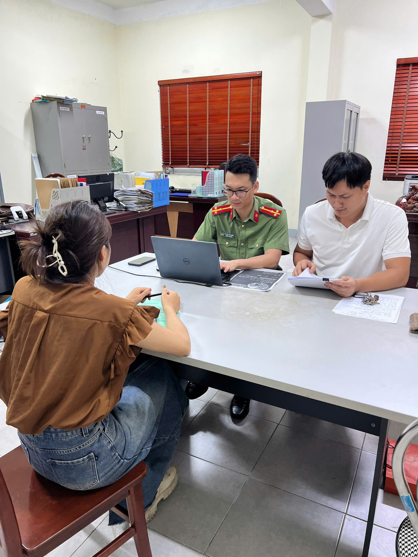 Công an Hải Dương xử lý trường hợp đăng tải thông tin sai sự thật trên MXH đợt mưa lũ.