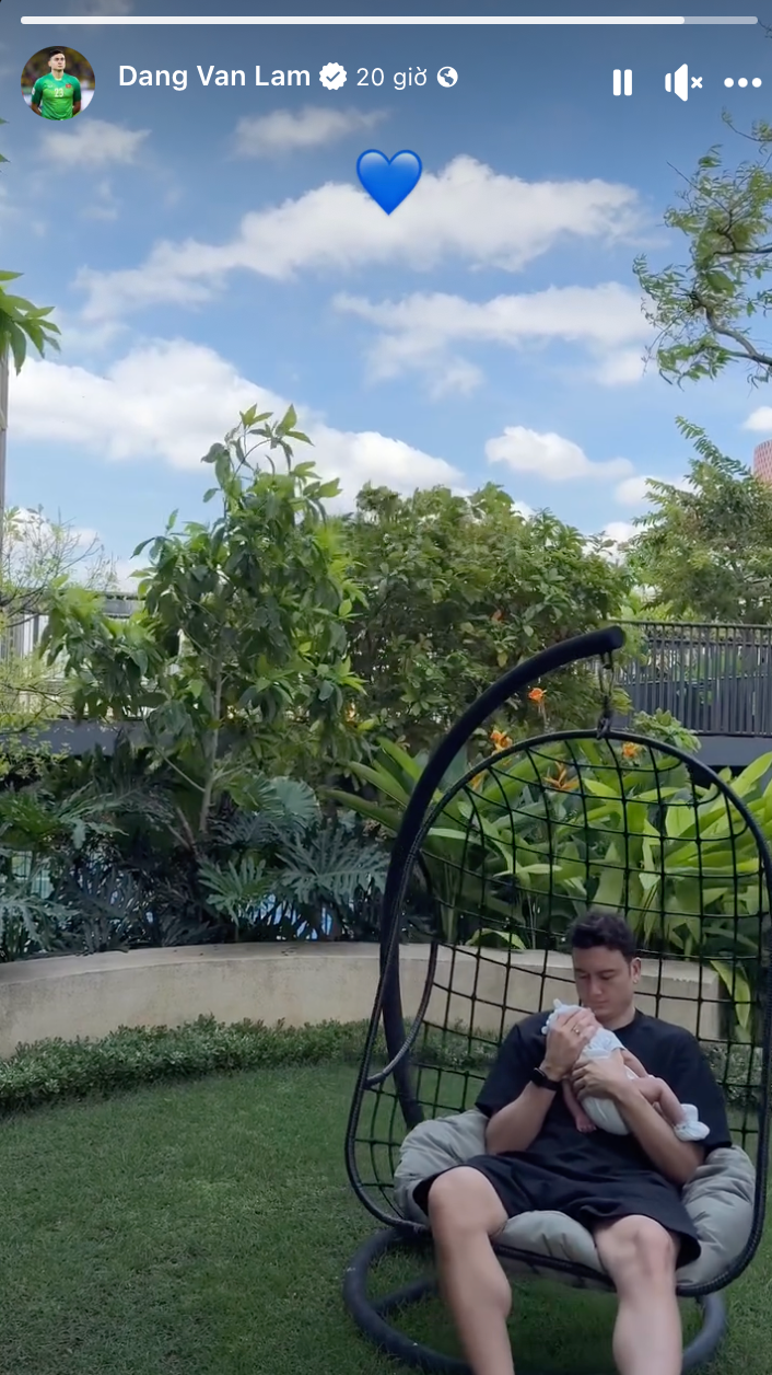 Thủ môn Đặng Văn Lâm vừa mới chào đón con trai đầu lòng vào ngày 19/2 vừa qua. Thủ môn Đặng Văn Lâm vừa mới chào đón con trai đầu lòng vào ngày 19/2 vừa qua.