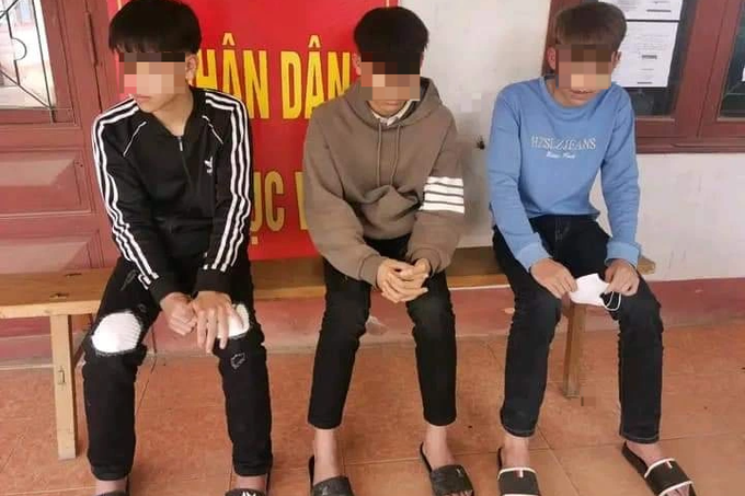 Nhóm học sinh liên quan đến vụ việc đã bị cơ quan công an gọi lên để tường trình về vụ việc. (Ảnh: C.T)