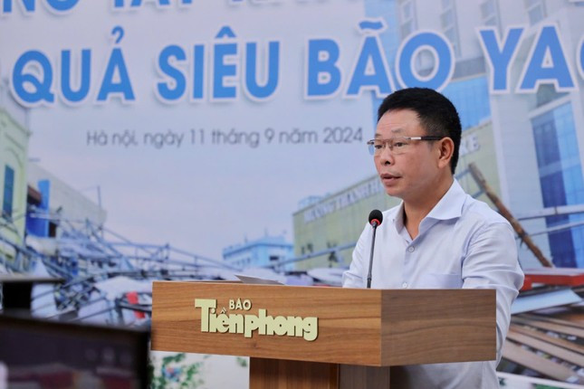 Nhà báo Phùng Công Sưởng - Tổng Biên tập báo Tiền Phong, phát biểu tại lễ phát động. Nhà báo Phùng Công Sưởng - Tổng Biên tập báo Tiền Phong, phát biểu tại lễ phát động.