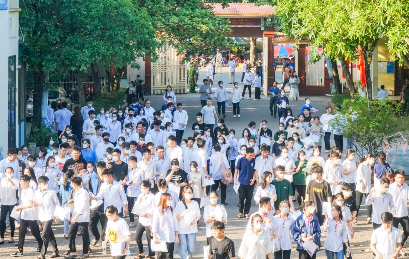Thí sinh dự thi lớp 10 tại Nghệ An. (Ảnh: Nghệ An Online)