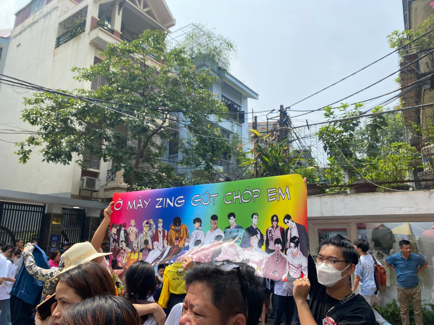 Bảng hiệu cổ vũ do người nhà chuẩn bị cho thí sinh. Bảng hiệu cổ vũ do người nhà chuẩn bị cho thí sinh.