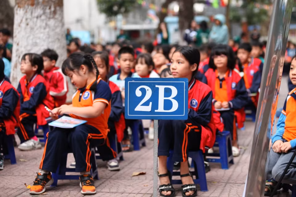 Các bạn nhỏ nhiệt tình hưởng ứng các hoạt động của sự kiện.