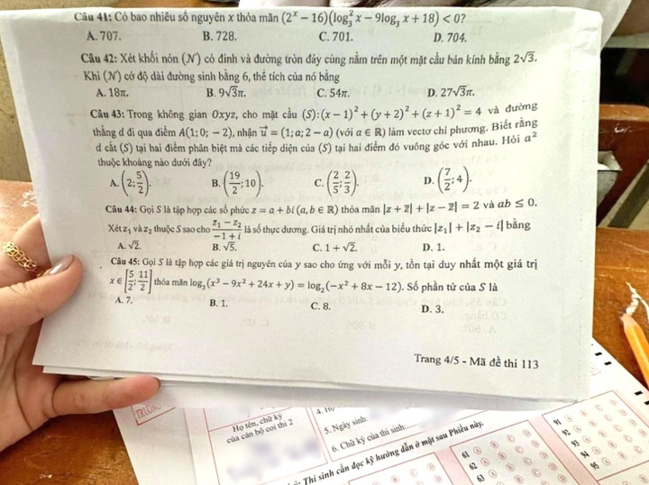 Đề thi môn Toán mã đề 113 từ câu 41-45 do thí sinh chụp lại và tuồn ra ngoài ngay trong giờ thi. Đề thi môn Toán mã đề 113 từ câu 41-45 do thí sinh chụp lại và tuồn ra ngoài ngay trong giờ thi.
