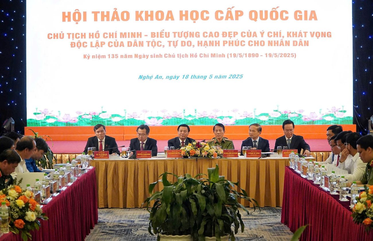 Hội thảo khoa học cấp quốc gia: “Chủ tịch Hồ Chí Minh - Biểu tượng cao đẹp của ý chí, khát vọngđộc lập của dân tộc, tự do, hạnh phúc cho nhân dân”. Hội thảo khoa học cấp quốc gia: “Chủ tịch Hồ Chí Minh - Biểu tượng cao đẹp của ý chí, khát vọngđộc lập của dân tộc, tự do, hạnh phúc cho nhân dân”.
