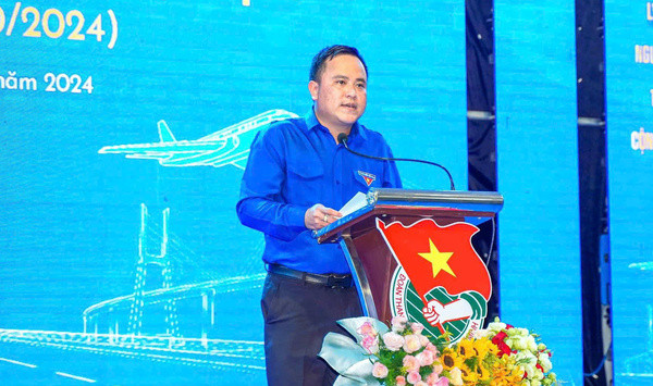 Đồng chí Nguyễn Hiếu Trung, Phó Bí thư Tỉnh đoàn, Chủ tịch Hội Liên hiệp thanh niên Việt Nam tỉnh phát biểu tại chương trình. Đồng chí Nguyễn Hiếu Trung, Phó Bí thư Tỉnh đoàn, Chủ tịch Hội Liên hiệp thanh niên Việt Nam tỉnh phát biểu tại chương trình.