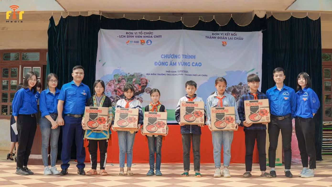 Chàng trai trường Công nghiệp đi khắp mọi miền để thực hiện công tác thiện nguyện.