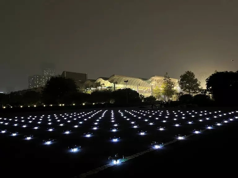 Địa điểm thực hiện trình chiếu ở bãi đáp trực thăng.