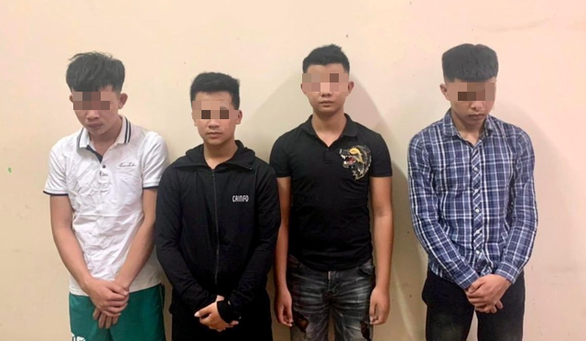 4 trong 5 nghi phạm chặt phá ruộng dưa của lão nông ở huyện Diễn Châu, Nghệ An. (Ảnh: Công an cung cấp) 4 trong 5 nghi phạm chặt phá ruộng dưa của lão nông ở huyện Diễn Châu, Nghệ An. (Ảnh: Công an cung cấp)