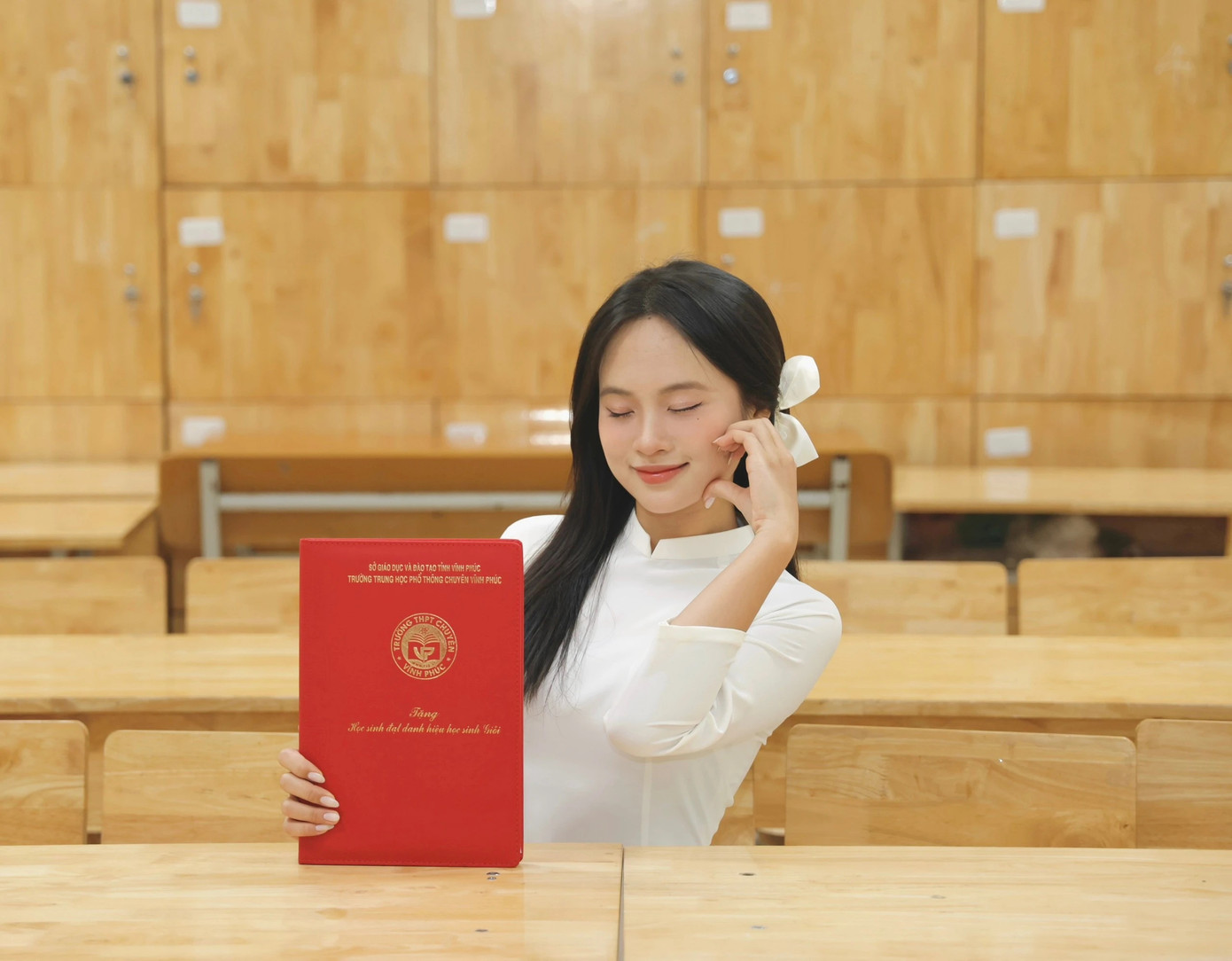 Thủ khoa khối D01 toàn quốc - bạn Nguyễn Phương Linh. (Ảnh: Nhân vật cung cấp cho báo chí)