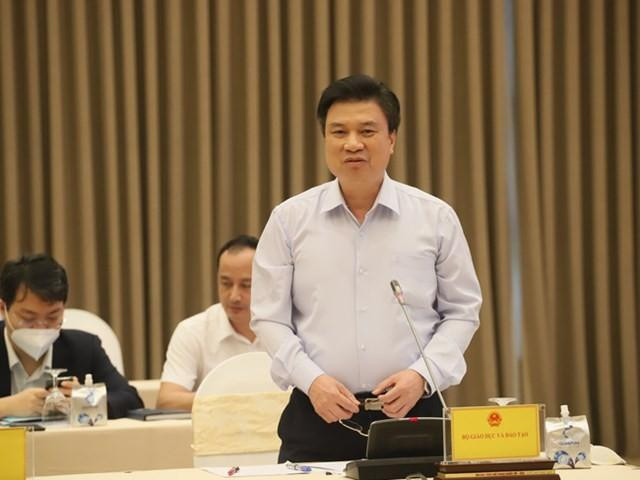 Thứ trưởng Nguyễn Hữu Độ tại buổi họp báo chiều ngày 29/4. Thứ trưởng Nguyễn Hữu Độ tại buổi họp báo chiều ngày 29/4.