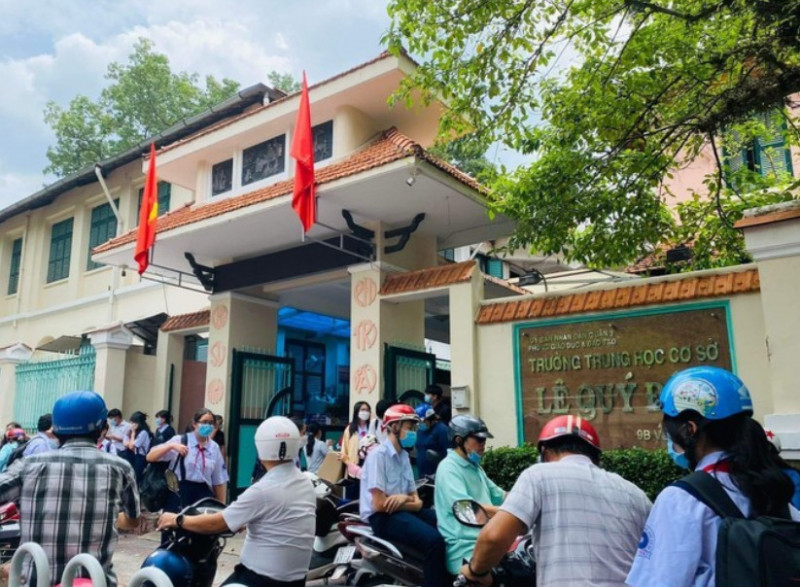 Trường THCS Lê Quý Đôn ở Quận 3, nơi có học sinh nhập viện nghi hút thuốc lá điện tử. Trường THCS Lê Quý Đôn ở Quận 3, nơi có học sinh nhập viện nghi hút thuốc lá điện tử.