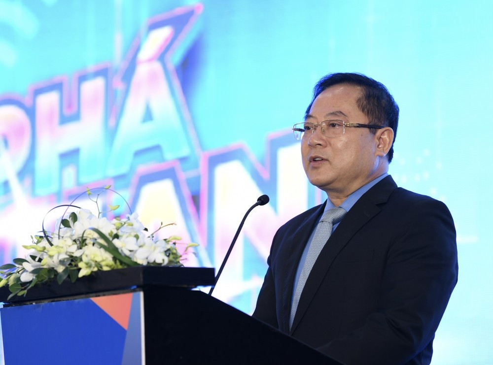 Nhà báo Lê Xuân Sơn - Tổng Biên tập Báo Tiền Phong, Trưởng ban Tổ chức Ngày thẻ Việt Nam 2023 phát biểu tại Họp báo.