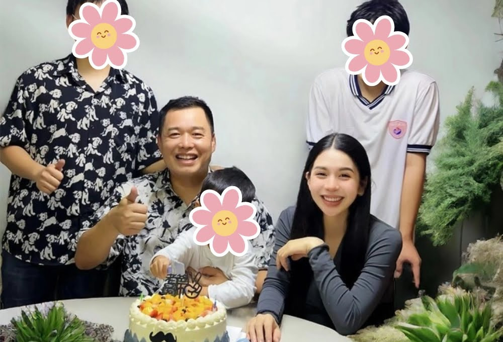 Gia đình Hằng Du Mục thời điểm còn yên ấm, hạnh phúc.