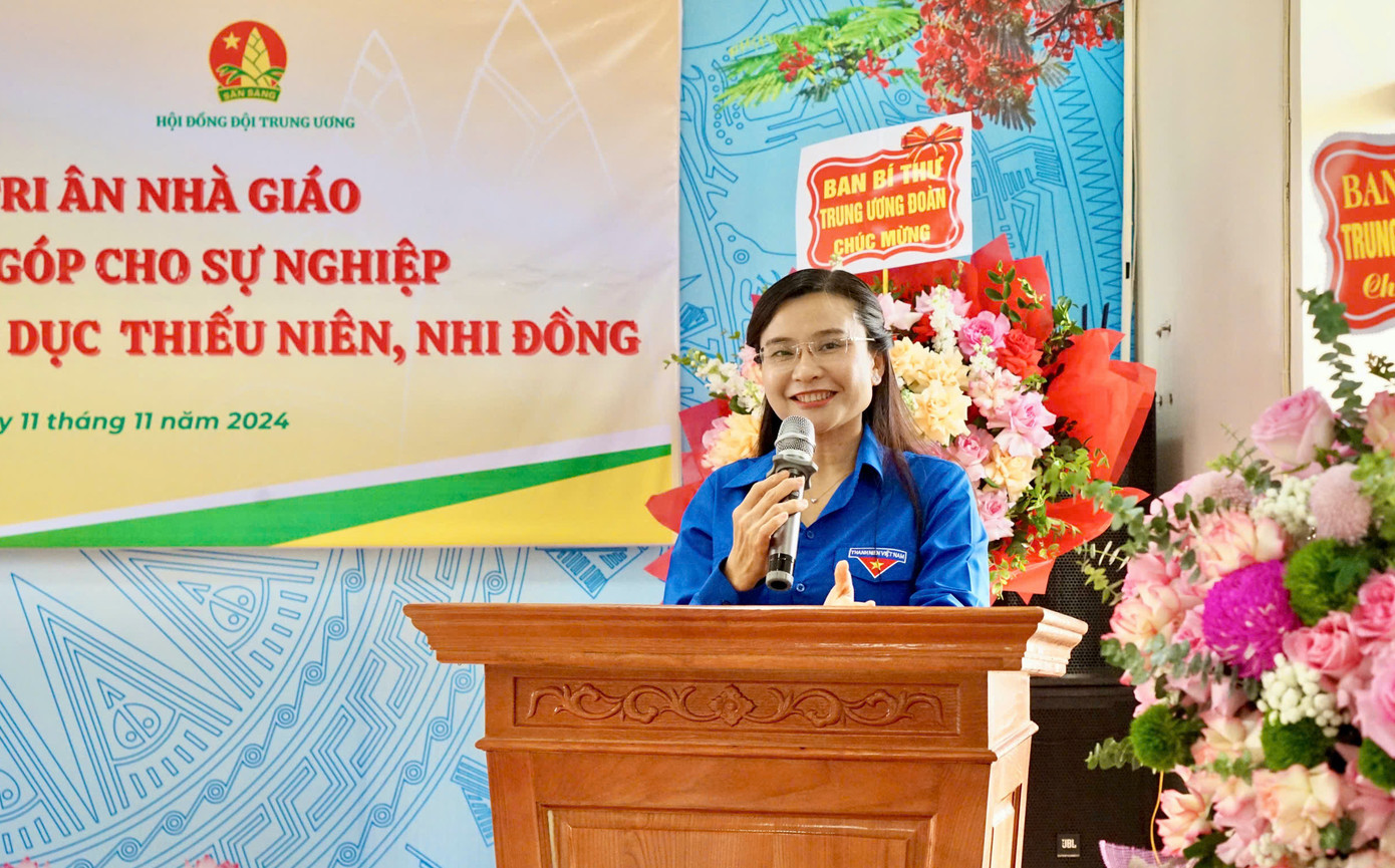 Đồng chí Nguyễn Phạm Duy Trang, Bí thư T.Ư Đoàn, Chủ tịch Hội đồng Đội Trung ương phát biểu tại chương trình. Đồng chí Nguyễn Phạm Duy Trang, Bí thư T.Ư Đoàn, Chủ tịch Hội đồng Đội Trung ương phát biểu tại chương trình.