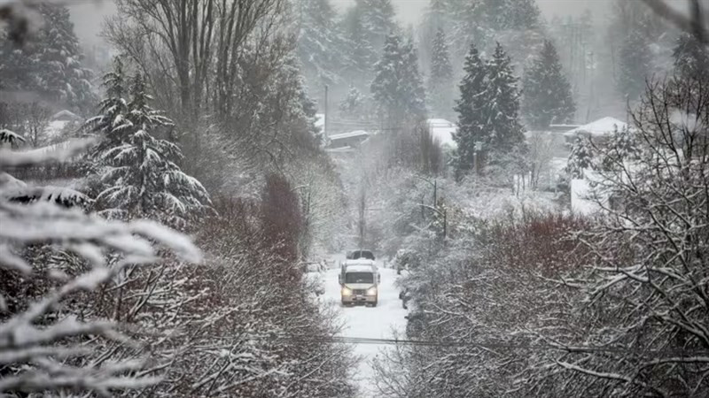 Hai người phụ nữ này bị kẹt tại khu vực không có sóng di động phủ đầy tuyết. (Ảnh: CBC) Hai người phụ nữ này bị kẹt tại khu vực không có sóng di động phủ đầy tuyết. (Ảnh: CBC)