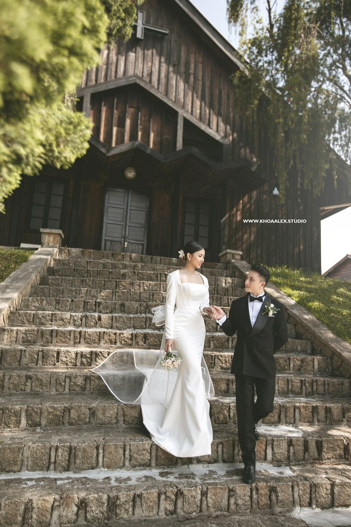 Mong rằng cặp đôi sẽ có những ngày tháng hạnh phúc bên nhau trên chặng đường mới.