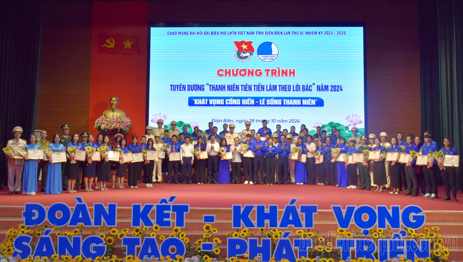 70 thanh niên được vinh danh tại Lễ Tuyên dương thanh niên tiên tiến làm theo lời Bác năm 2024. 70 thanh niên được vinh danh tại Lễ Tuyên dương thanh niên tiên tiến làm theo lời Bác năm 2024.